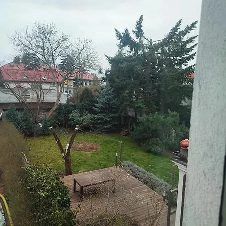 Ubytování v soukromí White House Okecie Cyprysowa 11 Varšava